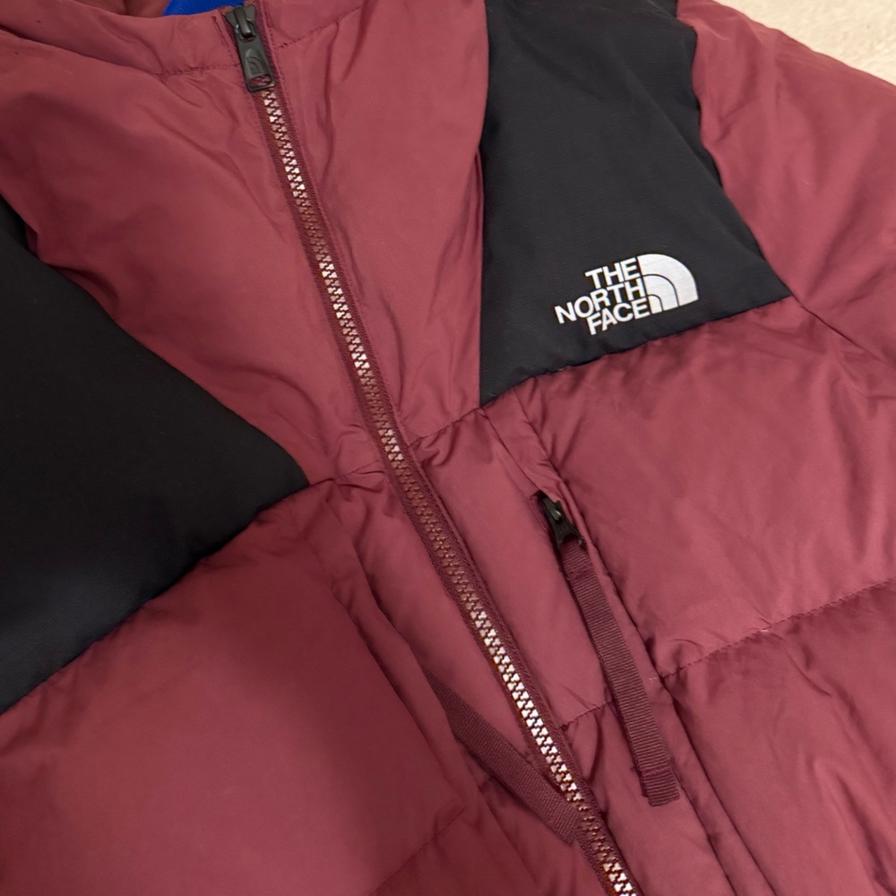 Women's North Face puffer coat - Picture 2 of 5